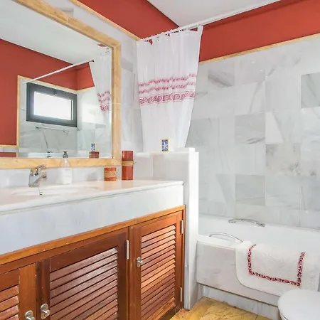 Playa Blanca Sleeps 4 Air Con Wifi Willa